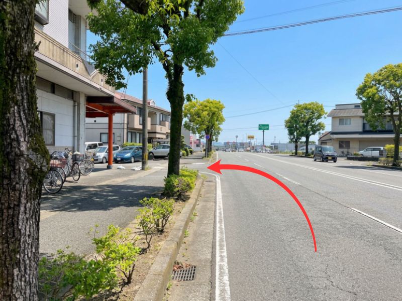 八代市古閑中町・県道42号線を左折(南方面からの場合)