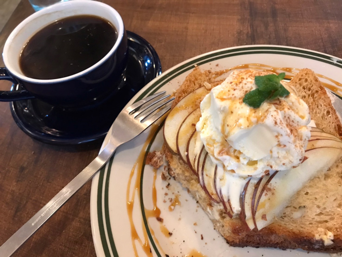 自家焙煎の珈琲とアップルシナモントースト | おるがんと商店COFFEE ROASTERY & BAKERY
