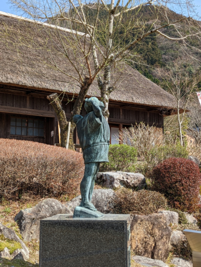 子守唄像・茅葺屋根の建物 | 五木村