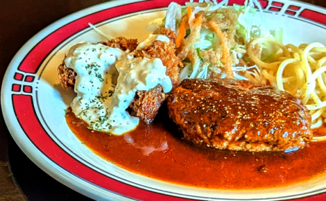 草紫苑のハンバーグとカキフライのランチプレート