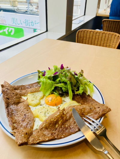 ガレット専門店コントマトルで楽しむボリューム満点ランチ