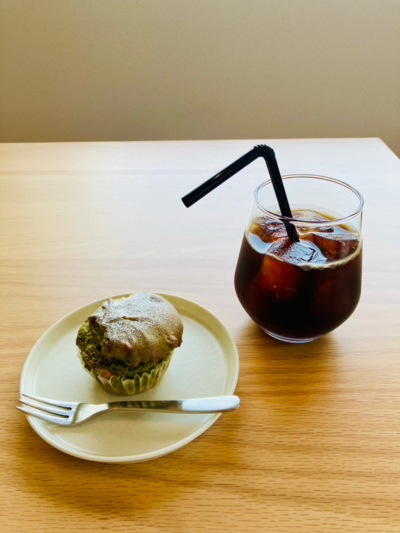 sakurayama coffee roasterでいただいたコールドブリューと抹茶マフィンのセット