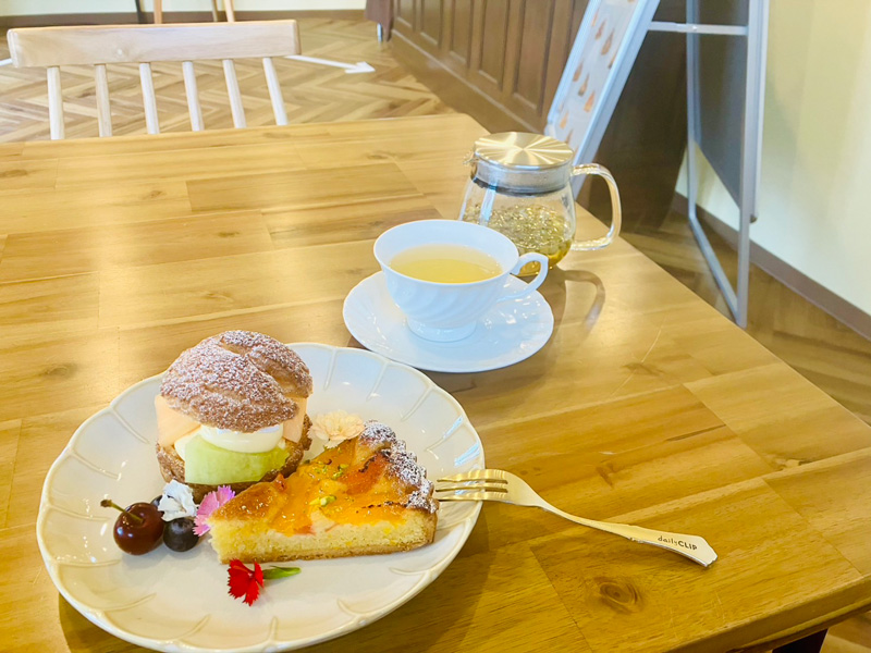カモミールアップルの紅茶とタルトのセット