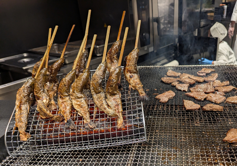 ヤマメの塩焼き・牛カルビ。