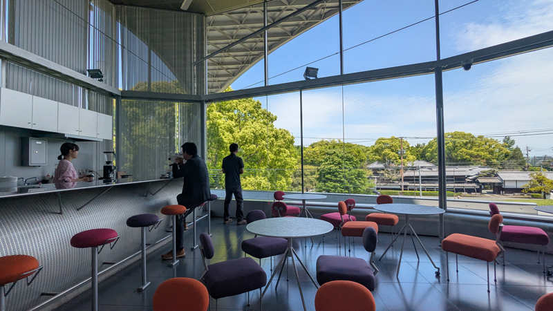 ENDELEA COFFEE 八代博物館（エンデレアコーヒー）｜八代市立博物館内の文化財が見えるカフェ
