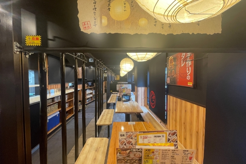 鳥貴族 新市街店の店内